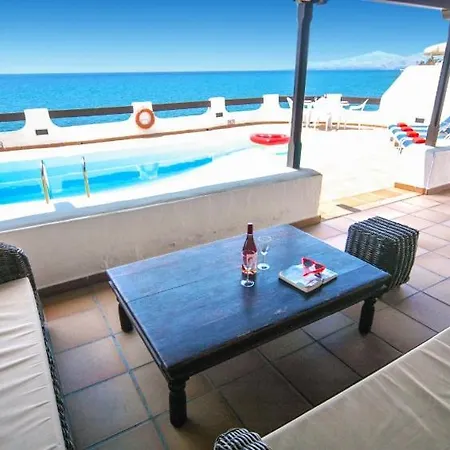 La Mar Deluxe - A Lovely 3 Bedroom - Magnificent Sea Views - Great Location Вілла *
