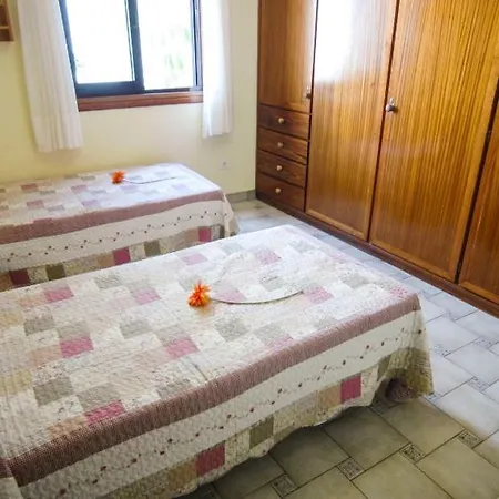 La Mar Deluxe - A Lovely 3 Bedroom - Magnificent Sea Views - Great Location Вілла